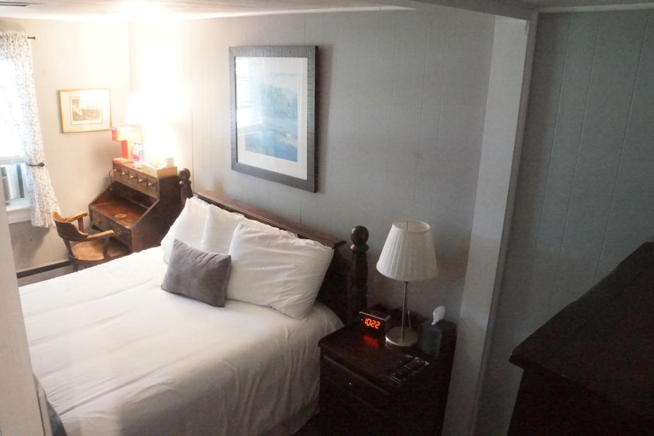 The Frogtown Inn Canadensis Экстерьер фото