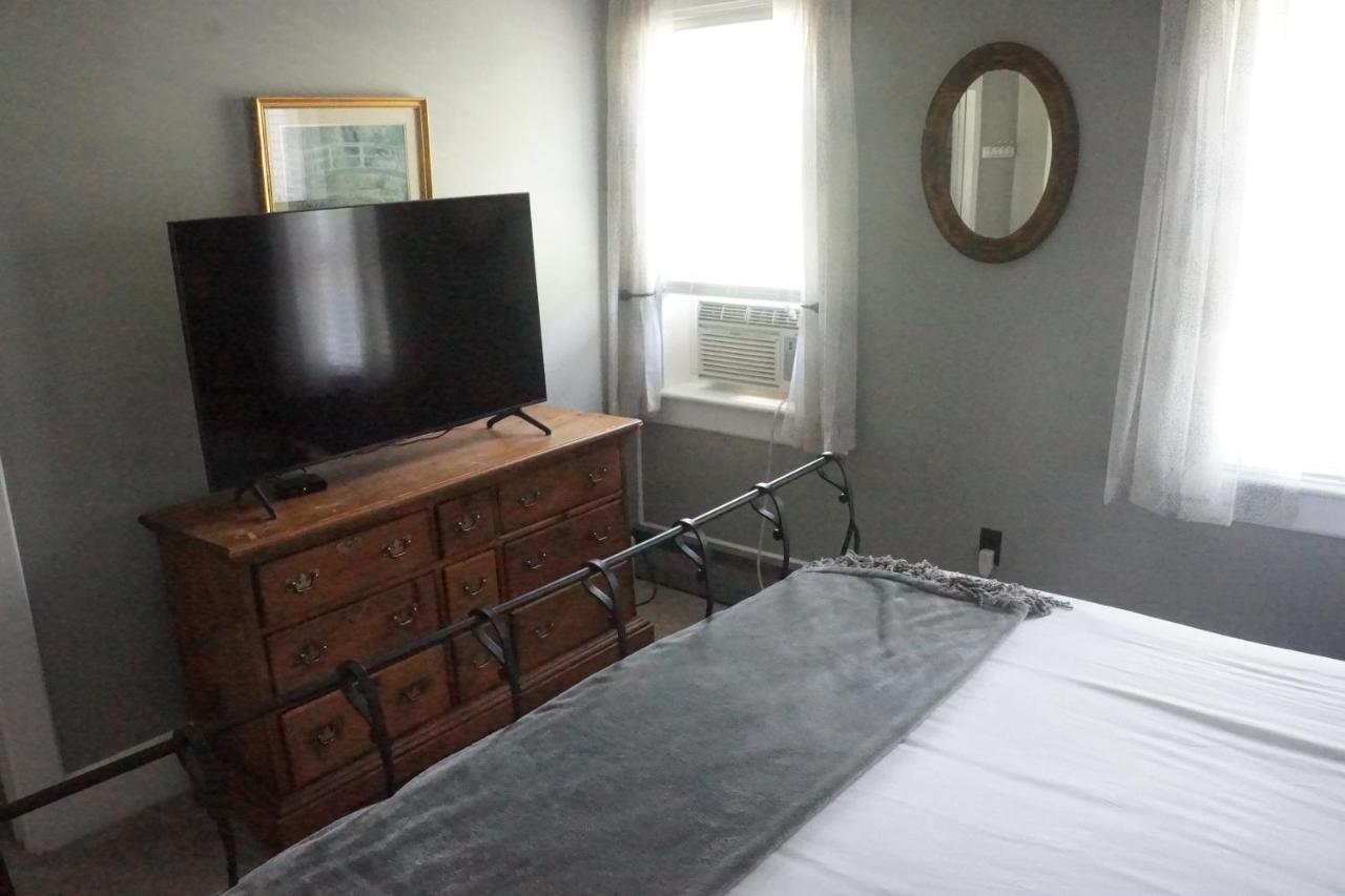 The Frogtown Inn Canadensis Экстерьер фото