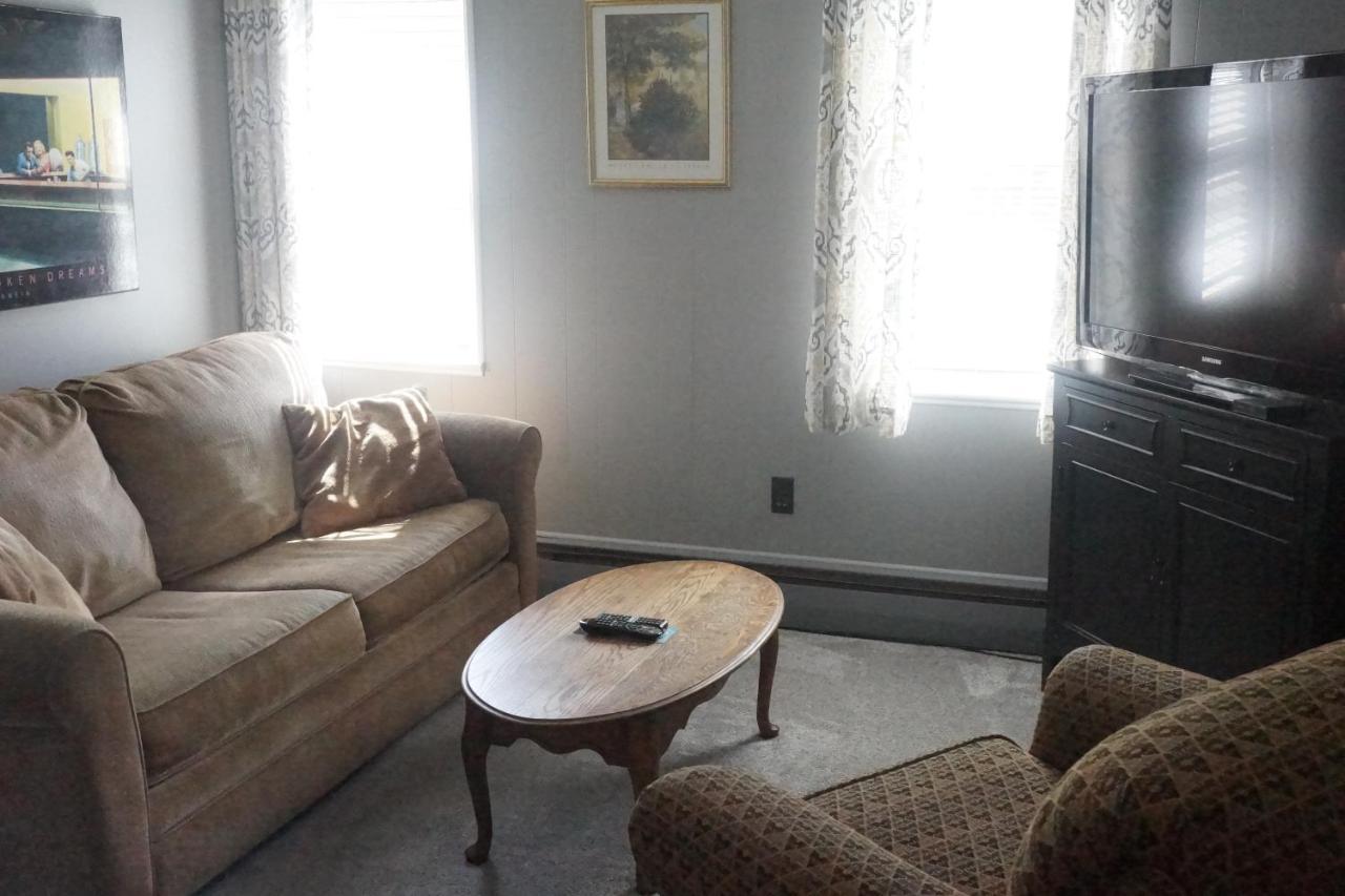 The Frogtown Inn Canadensis Экстерьер фото
