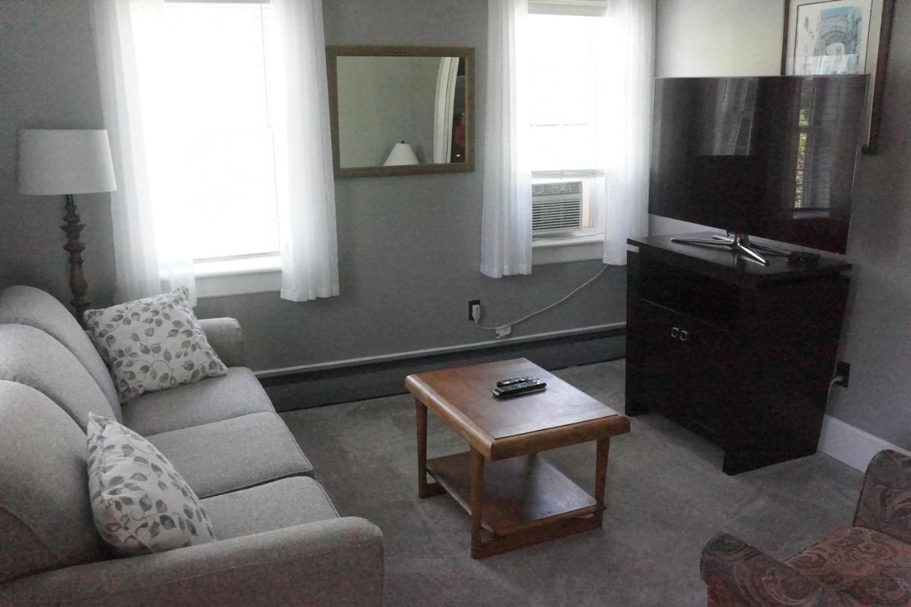 The Frogtown Inn Canadensis Экстерьер фото